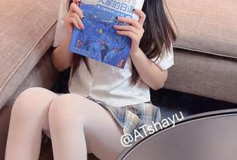 教室随手一拍，AT鲨的高清图包总是带着点意想不到的小惊喜，对吧？