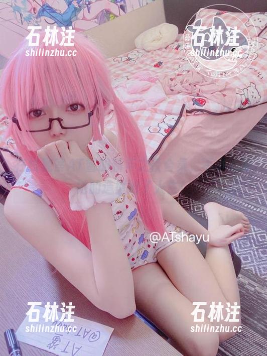 在线观察AT鲨的新年之夜合集，不小心被她的造型抢了人生！