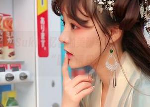 BoLoli菠萝社 – Suki朱忆音的美脚写真：走路都有风，妥妥的“腿”语权。