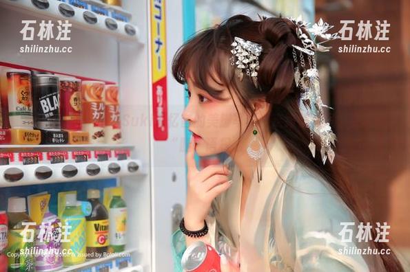 BoLoli菠萝社 - Suki朱忆音的美脚写真：走路都有风，妥妥的“腿”语权。