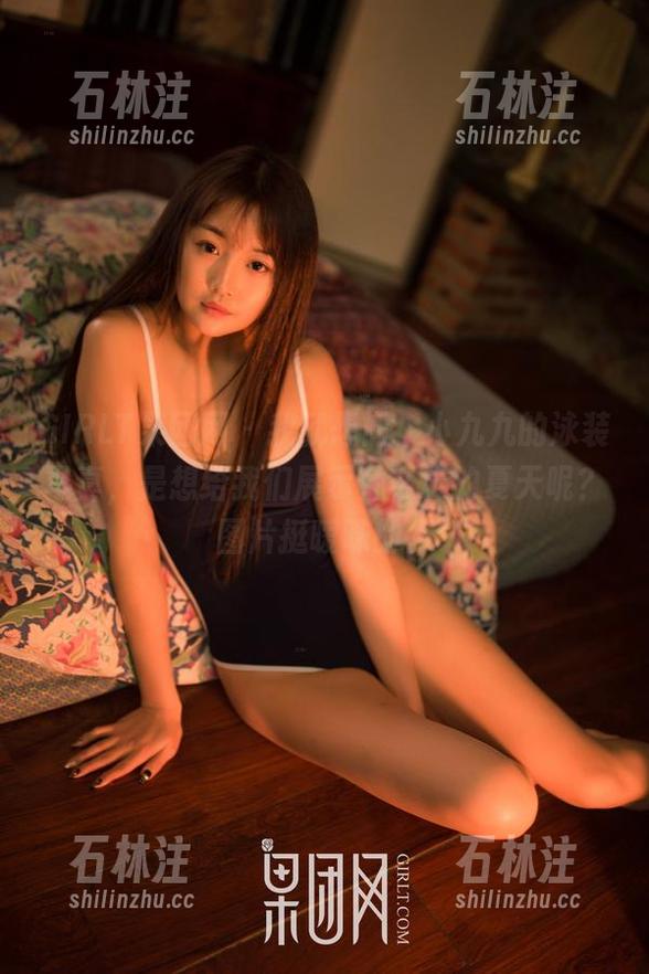 GIRLT果团网-小九九 GIRLT果团网 - 我就想问,小九九的泳装写真,是想给我们展示什么样的夏天呢?图片挺暧昧的。