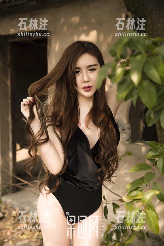 GIRLT果团网 - 尹意纯白色写真里的那点小心思，得想一想，不过，你猜得到我要说啥吗？
