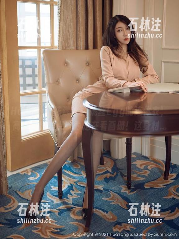 HuaYang花漾-尤妮丝Egg HuaYang花漾 - 尤妮丝Egg的连体衣,高清到我差点以为是在看画册!这身材...