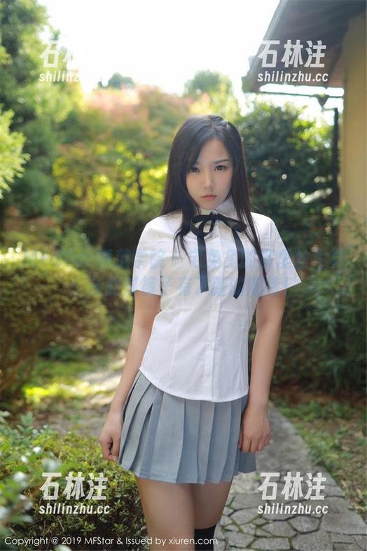MFStar模范学院 - 宅兔兔的裤里丝写真：从此对裤子有了新的期待！