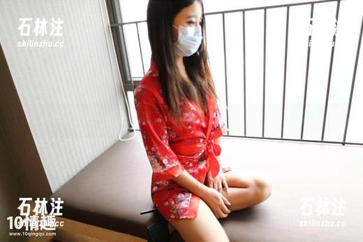 ROSI套图：白色丝袜，难以抗拒的小秘密，快别眨眼！