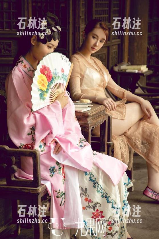 UGirls尤果网-陈雅漫 UGirls尤果网 - 哎呀,我靠,陈雅漫的红裙私拍,每一张原图都像在说“快看我新造型”!