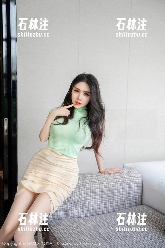 XINGYAN星颜社 - 写真界的反叛？潘思沁的吊带让人感叹这也太诱惑了吧。