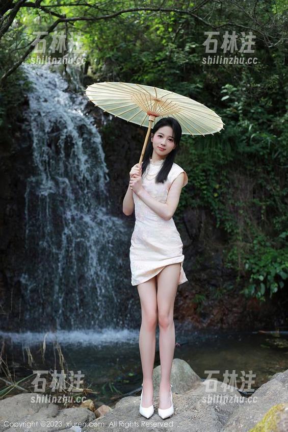 Xiuren秀人网-小蛮妖_honey Xiuren秀人网 - 滑稽万圣节,小蛮妖_honey精神在高清图册里溢出屏幕的欢乐感!
