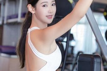 Xiuren秀人网 – 木子nana的运动资源包：从窗前到户外，她的每一步都在演绎“一路欢腾”。