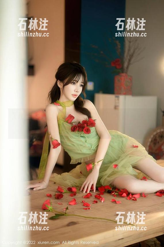 Xiuren秀人网 - 从甜白酱的视角看女王：你绝对想不到的写真