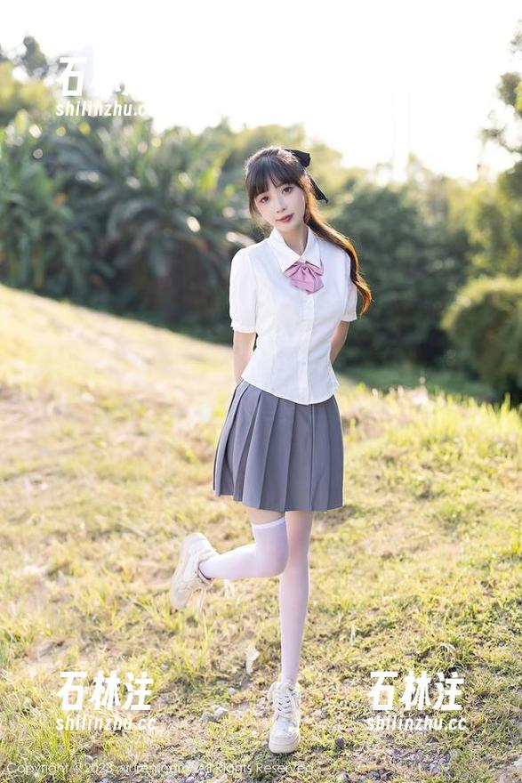 Xiuren秀人网 - 白乐乐修女合集，高清版的“修”生意外——几乎要脸红了！