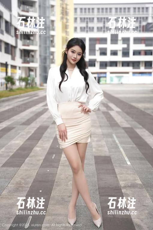Xiuren秀人网-趁热拿铁latte Xiuren秀人网 - 趁热拿铁latte夏天写真:定制你的沙滩梦,别忘了防晒霜哦!