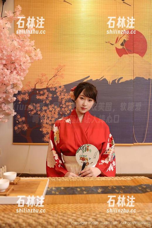 Xiuren秀人网 - 这些泳衣美图，软糖爱喝奶的撒娇程度让人捧心口