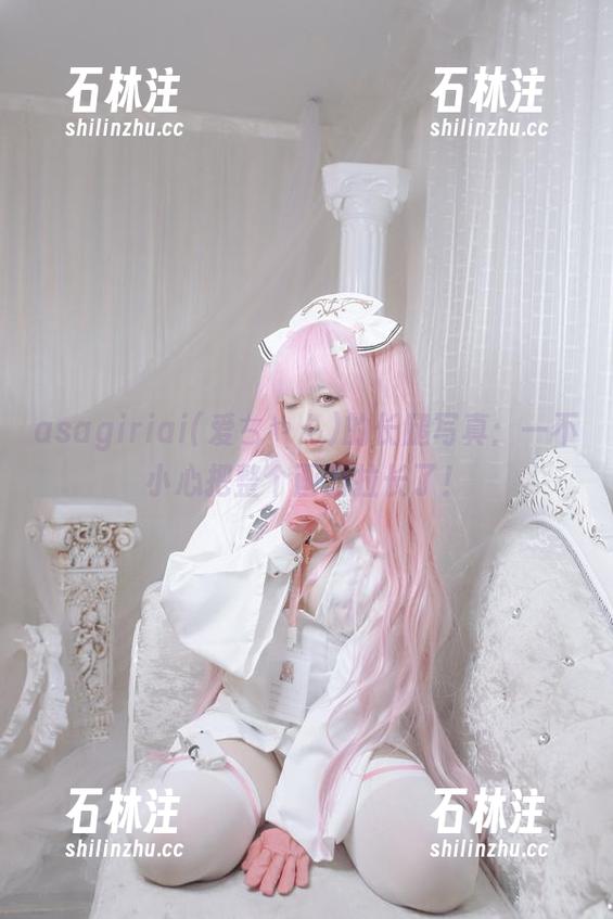 asagiriai(爱ちゃん)的长腿写真：一不小心把整个画面拉长了！