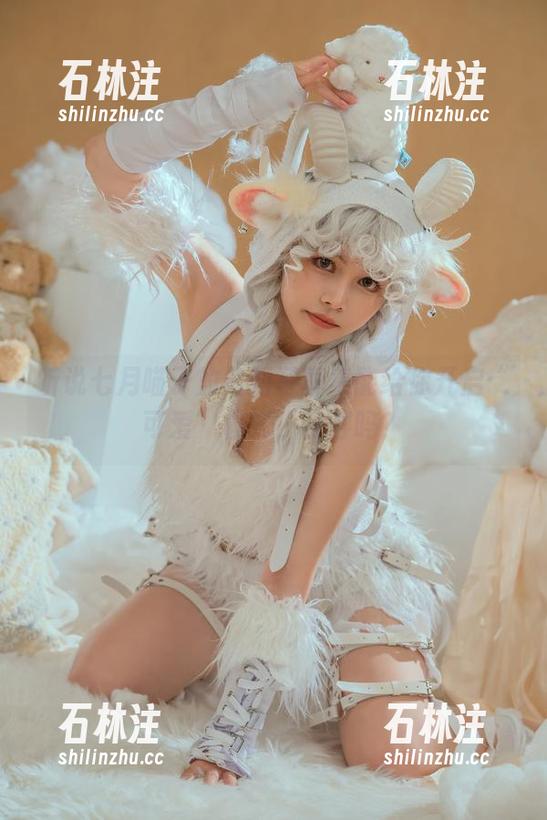 七月喵子 听说七月喵子的最新写真集能给你开启“可爱”模式,晓得吗?