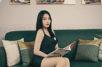 丽柜 – 谁复合职场与温柔？文静的女上司写真让我看的目不暇接。