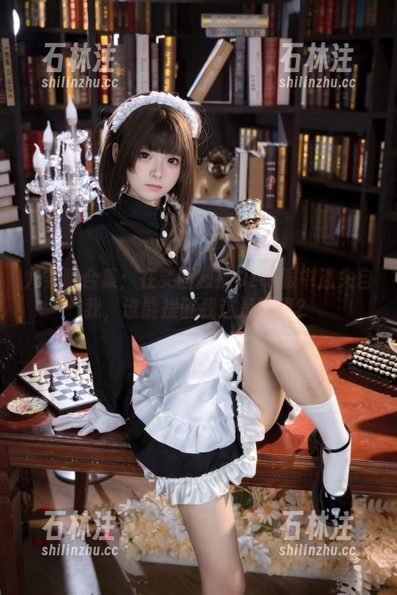 九柒喵 九柒喵合集:在笑面教授OL制服中迷失自我,谁能提醒我这是哪里?