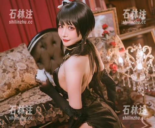 兔胖胖min 兔胖胖min的兔女郎写真:连草都想拍它一张!