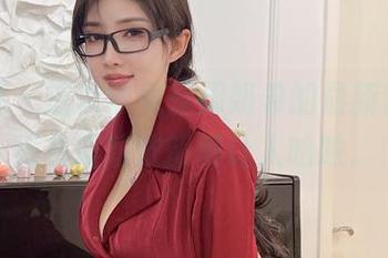 微密圈 – 这次毕竟是周妍希的最新套图，秘书范儿浓郁得让人咕哝。