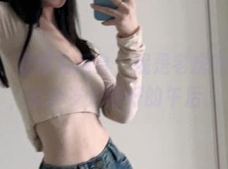 微密圈 – 原图有后台，妮是老虎的JK写照，适合岁月静好的午后。