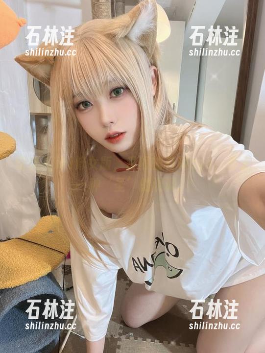 安食Ajiki修女版，难得的有趣cos，有了一种‘圣’的调调。