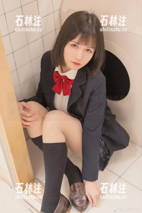 小仓千代w 小仓千代w与爱宕婚纱,照片里的优雅让我想起了心爱的披萨,完美又让人想念。