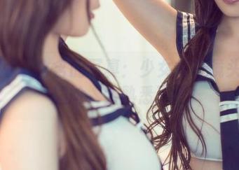 尤果网 – 含含的写真：少女们在镜头前的尴尬，太熟悉了吧