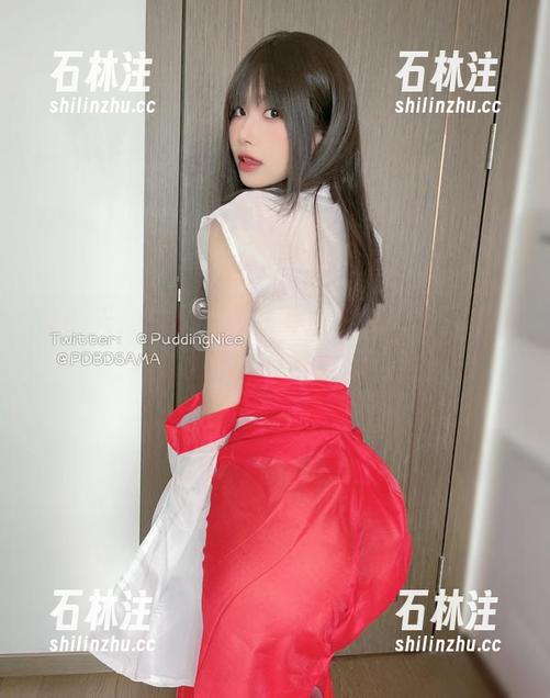我的天，这组美图竟然是布丁大法的校服特辑，但哪来的这气场？