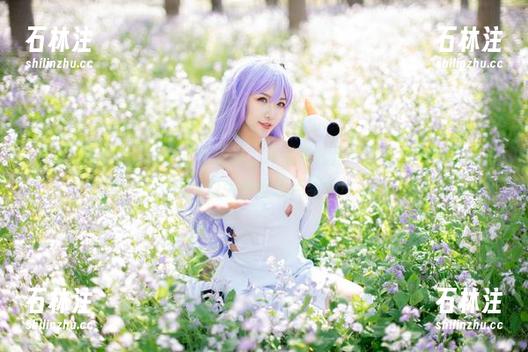 希希_啾 希希_啾更新了她的护士作品,难道今儿是“护士日”?看她如何给白大褂增添点新意!