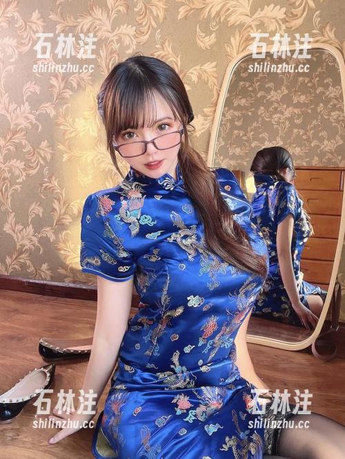 张思允 微密圈 - 张思允最新图册中的礼服黑丝,谁说要优雅才能美?