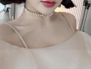 微密圈 – 饱受蓝色妖姬轰炸的我，该不会已经沉迷于徐莉芝了吧？