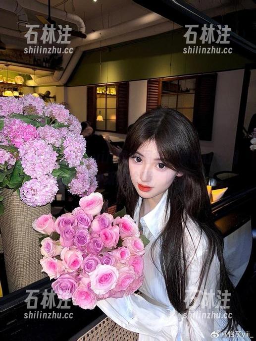 怡子yiii 欢迎查看怡子yiii黑色图集,保证让你对黑色有种新的诠释,嘿嘿~