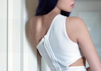 推女郎 – 谭冰白色美图，连冷空气都嫉妒的优雅。