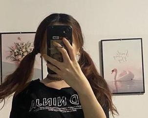 微密圈 – 提袜少女在微信朋友圈的高清探险：图库里的快乐日常！