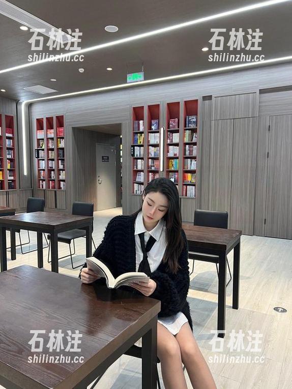 是小逗逗 微密圈 - update!是小逗逗的教室写真集,值得一探究竟,不说了,开撸吧!