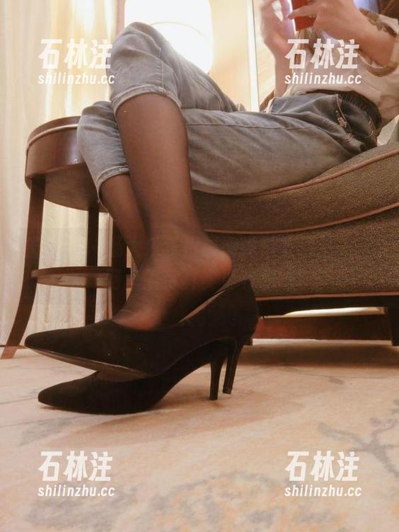 杨大乐乐很靠谱 微密圈 - 杨大乐乐很靠谱说毛衣最迷人,网盘展示其实更有韵味