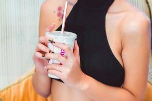 果团网 – 小心，蜜桃Q妹儿出没，奶牛写真分享偷偷进行中