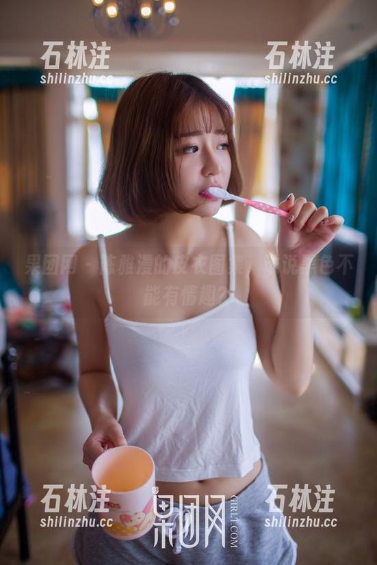 果团网 - 陈雅漫的皮衣图集，谁说黑色不能有情趣？
