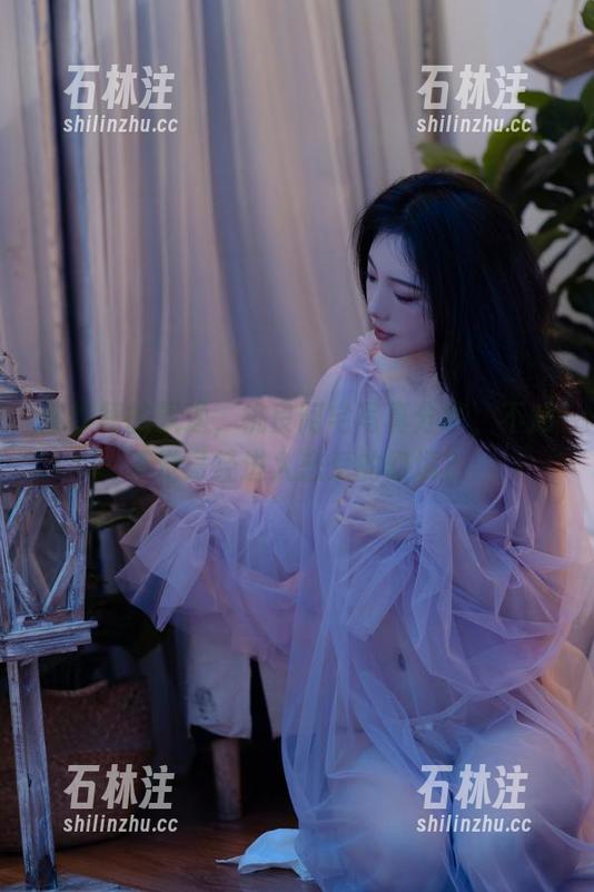 紫纱裙的飘逸，桃良阿宅写真分享，不知不觉已经进入恋爱的幻境？