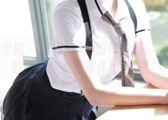 模范学院 – 妞妞koko的体操服：美图中的“不专业”动作也有趣！