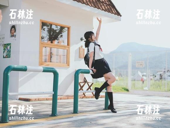河豚抚子 下载河豚抚子的修女写真,心中那团火怕是要燃起来了?