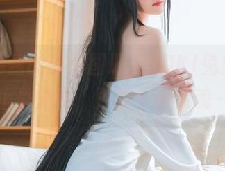 来看瓜希酱的最新图册，TOKI兔兔，这不止是宠物，更像个小灵魂～