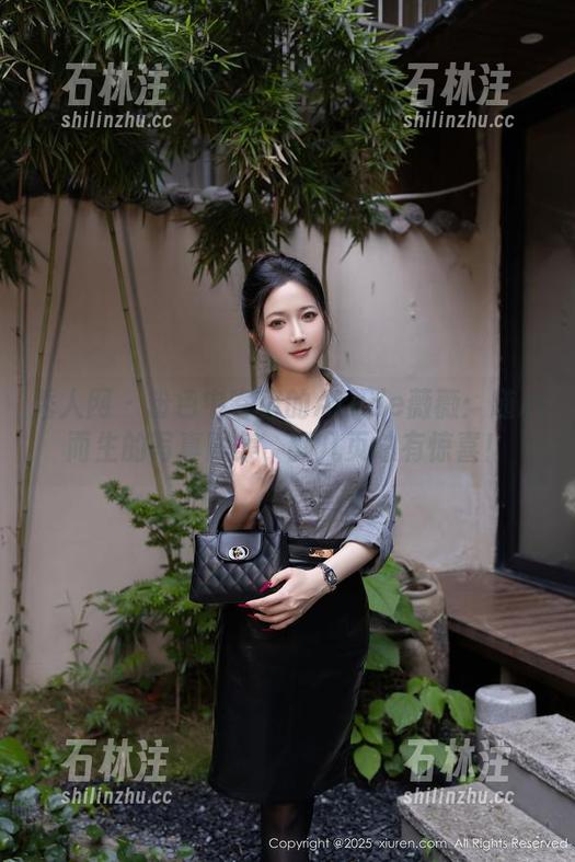 秀人网-Arude薇薇 秀人网 - 粉色中寄宿的Arude薇薇:随心而生的写真图集,翻几页总有惊喜!