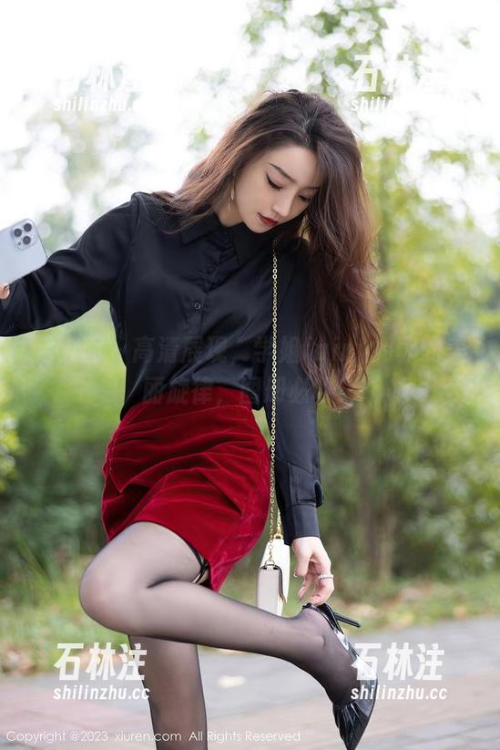 秀人网-fairy如歌 秀人网 - 高清展现,学姐fairy如歌的美丽旋律,图册必收!