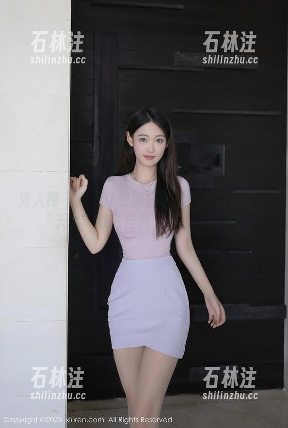 秀人网 - 就在这最新图册里：刘婷婷带你“天台”放飞自我，别太认真哦！
