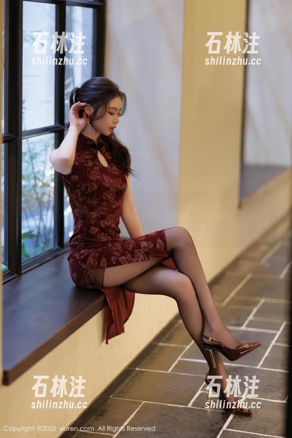 秀人网-南湘baby 秀人网 - 南湘baby的白裙,图库里的春天也许该偷偷嫉妒了一把。