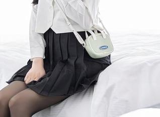 秀人网 – 女友？不，今天是小薯条nienie的图集时刻！