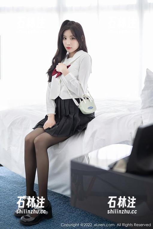 秀人网-小薯条nienie 秀人网 - 女友?不,今天是小薯条nienie的图集时刻!