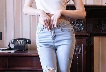 秀人网 – 从柚子178的瑜伽系列，看我如何在定制图片里做个美梦