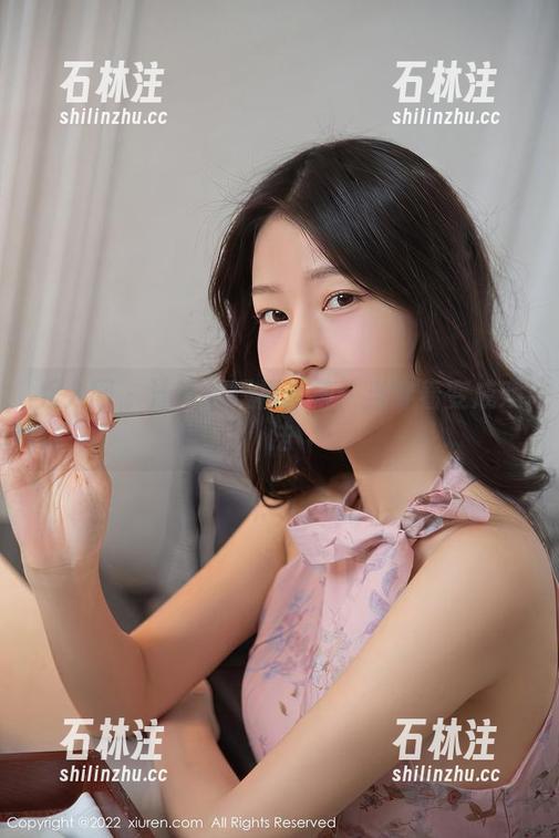 秀人网-汁汁 秀人网 - 汁汁的短裙合集:当穿着变成戏法